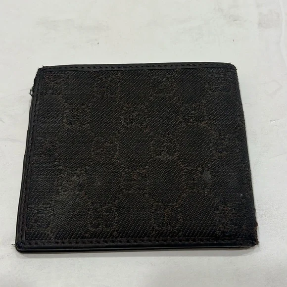 Brown Gucci logo wallet cloth material six credit card holder gently worn… - Picture 4 of 7